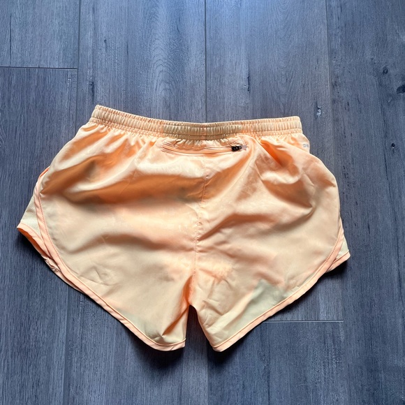 Women Nike Dri fit shorts - Picture 4 of 8